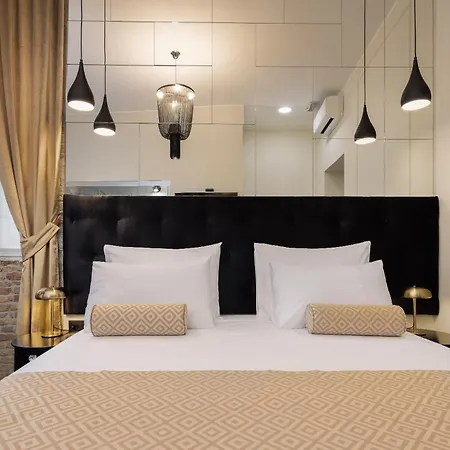 Pensión Luxury Golden Palace Citycentre Right Next To Diocletian's Palace 4*