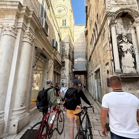 Luxury Golden Palace Citycentre Right Next To Diocletian's Palace Pensión Split