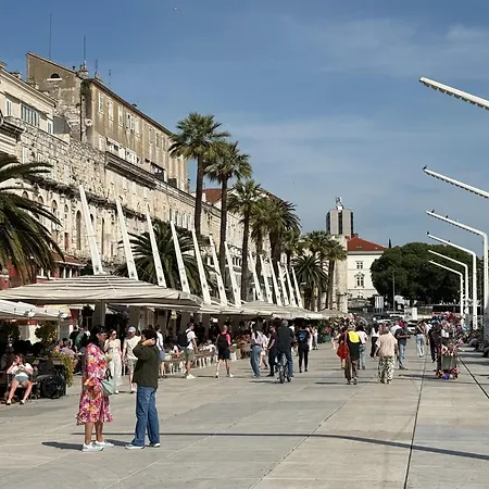 Penzion Luxury Golden Palace Citycentre Right Next To Diocletian's Palace Split