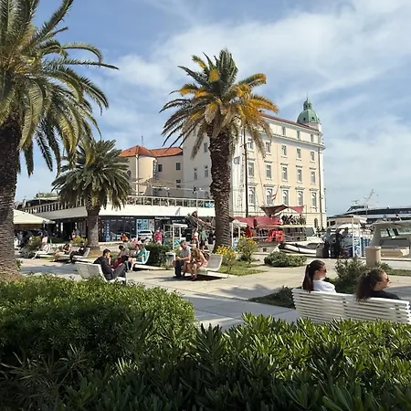 Luxury Golden Palace Citycentre Right Next To Diocletian's Palace بيت ضيافة