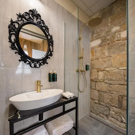 Luxury Golden Palace Citycentre Right Next To Diocletian's Palace